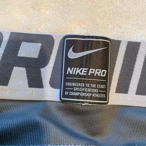 L mens Nike pro hyper warm compression leggings. On good condition
